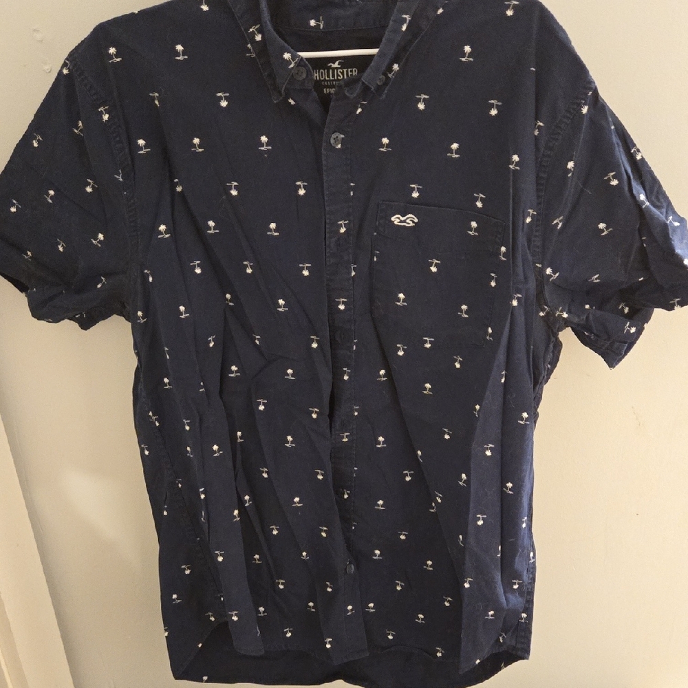 Hollister Men's Dark Blue Patterned Shirt